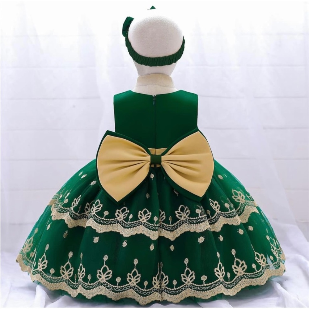 🤩 NEW ITEM! Green and Gold Toddler Girl Christmas dress - Picture 2 of 7